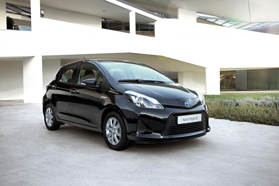  Toyota Yaris Hybrid 2012 года  (фото 34 из 35)